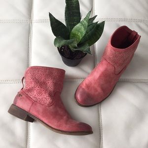 Roxy Pink Ankle Boots